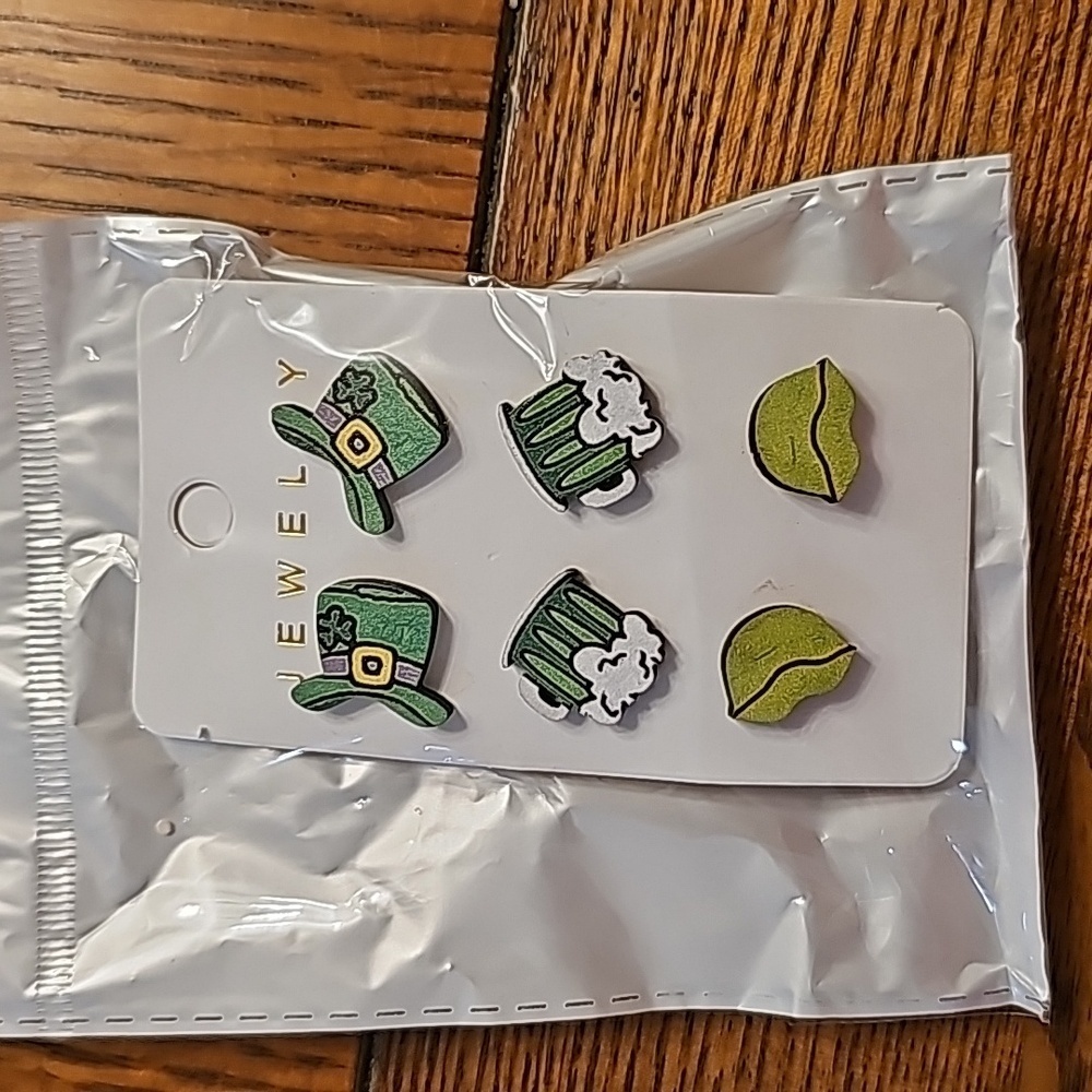 3 pairs of st patricks day stud earrings
